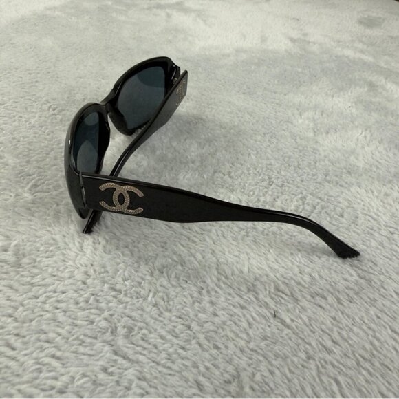 Chanel CC Logo Authentic Sunglasses Made in Italy Style Number 5102 - Picture 14 of 15